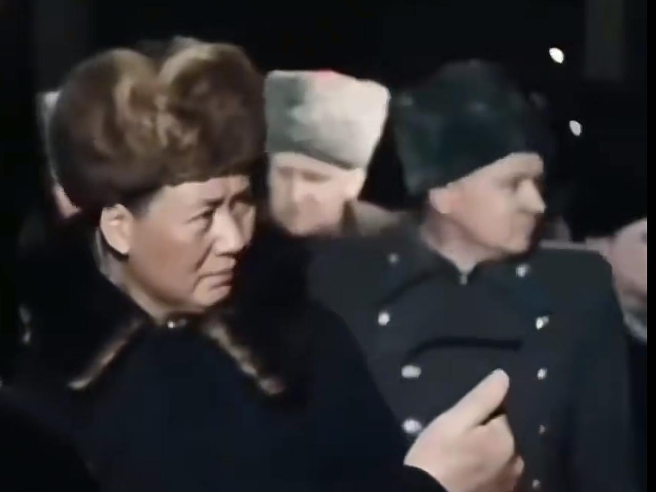 毛主席在苏联：我们也搞一点原子弹！
毛主席的深谋远虑、高瞻远瞩，使中国成为了拥有