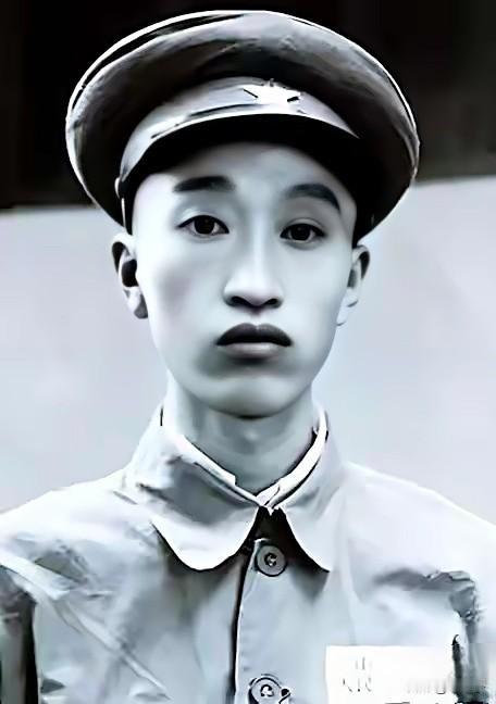 中国人民解放军将领名录之第538位，梁文英（1912一2002年3月）山西省稷山