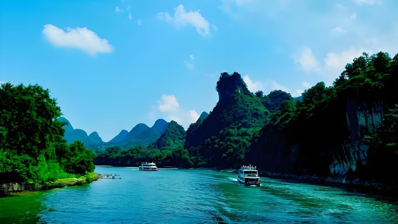 真正聪明的人，
高配的智慧，
是懂得往哪里“躲”。

不争无用之声，
只惜可贵之