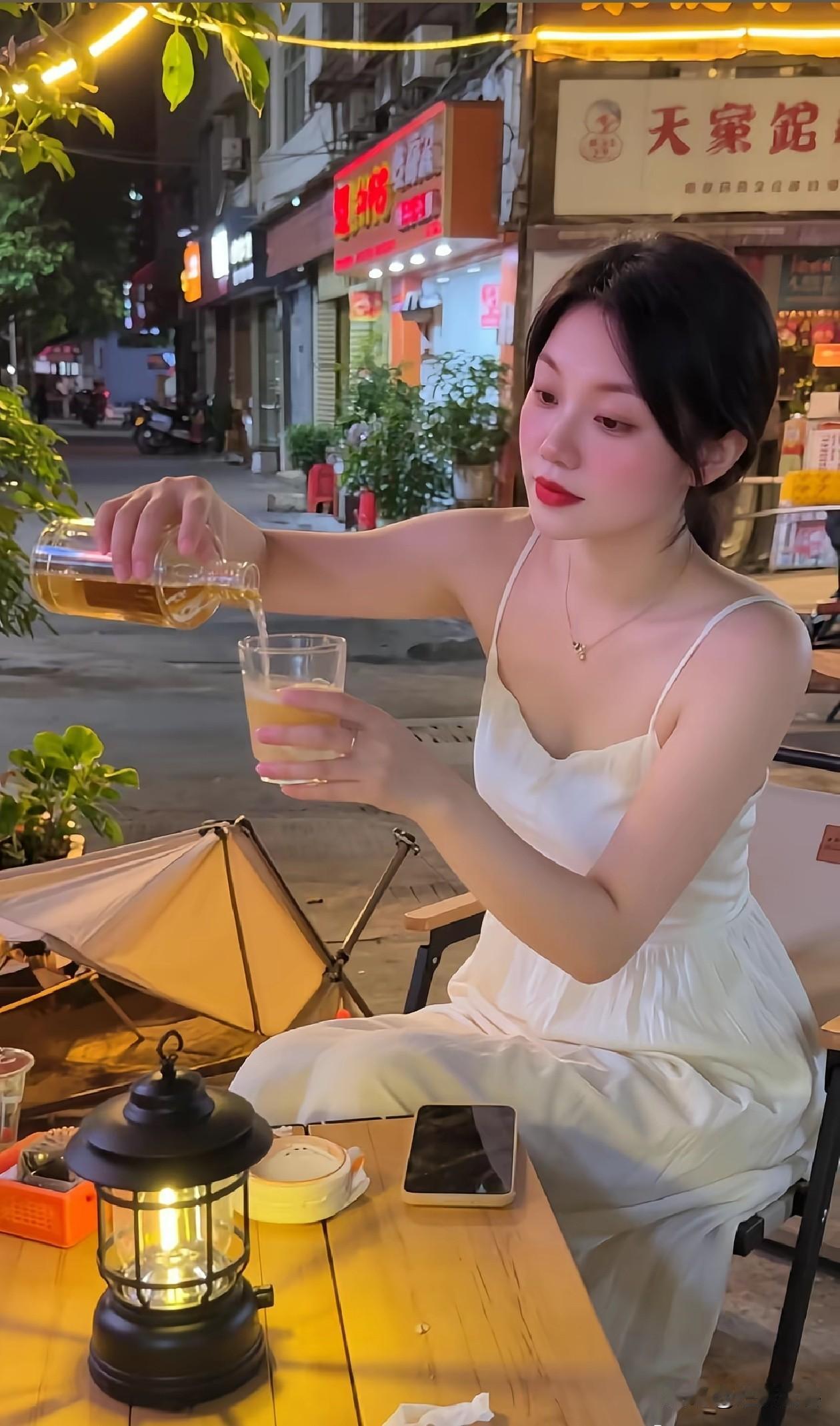 有人一起喝一杯吗？我在这儿等你哦~