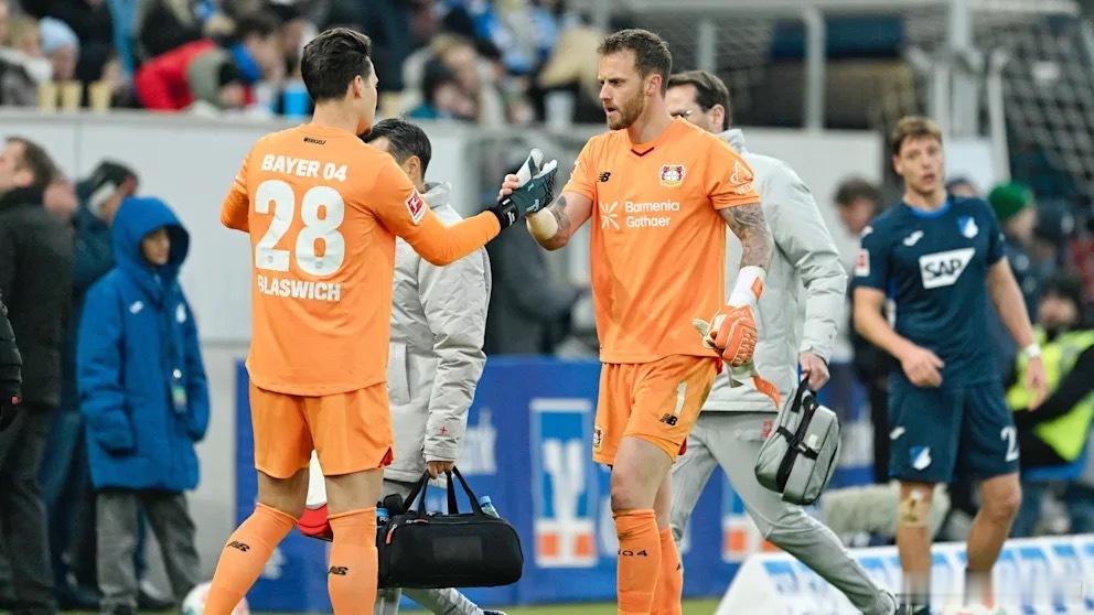 输给霍芬海姆，勒沃库森遭遇双重打击，门将弗莱肯和边路的特拉都伤得不轻，将要休息一