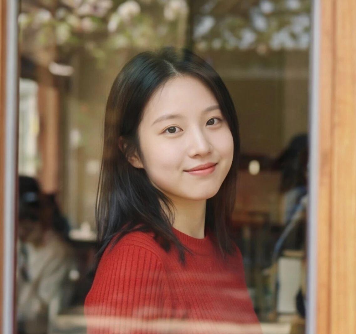 温暖午后，微笑女孩，阳光明媚风和日丽，ai美女ai治愈系美女 AI清透少女照 A