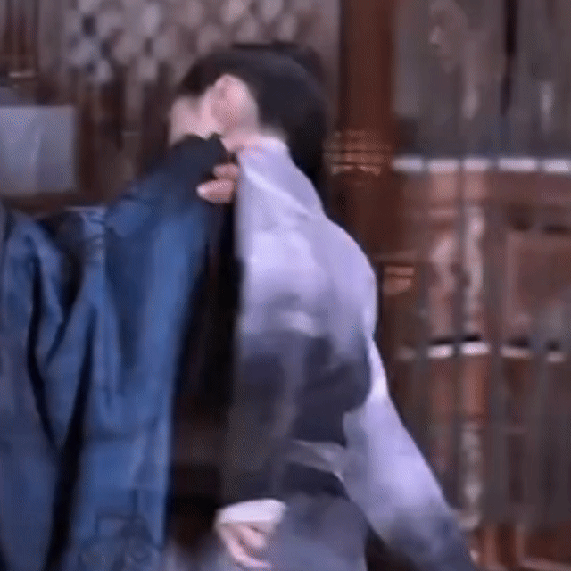 禾晏醉酒抱都督腰喊爹那里！我心都化了55555[可怜][可怜][可怜] ​​​