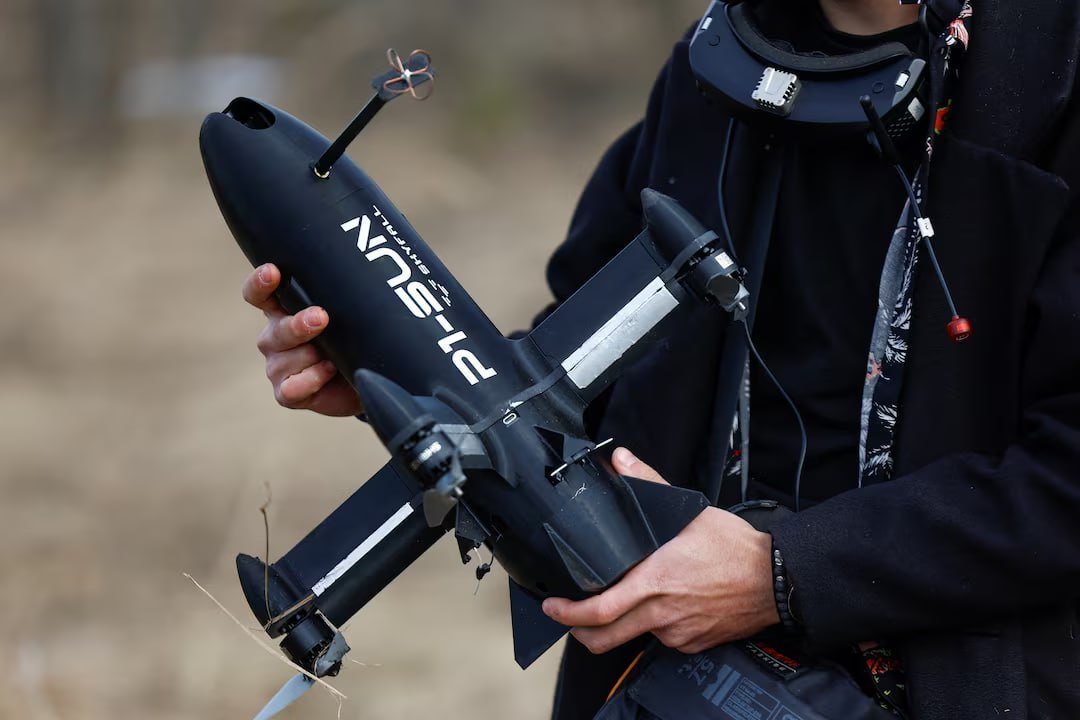 乌克兰人开始卖无人机拦截弹了。一款叫P1-SUN的小东西。成本一千美元。四个月打