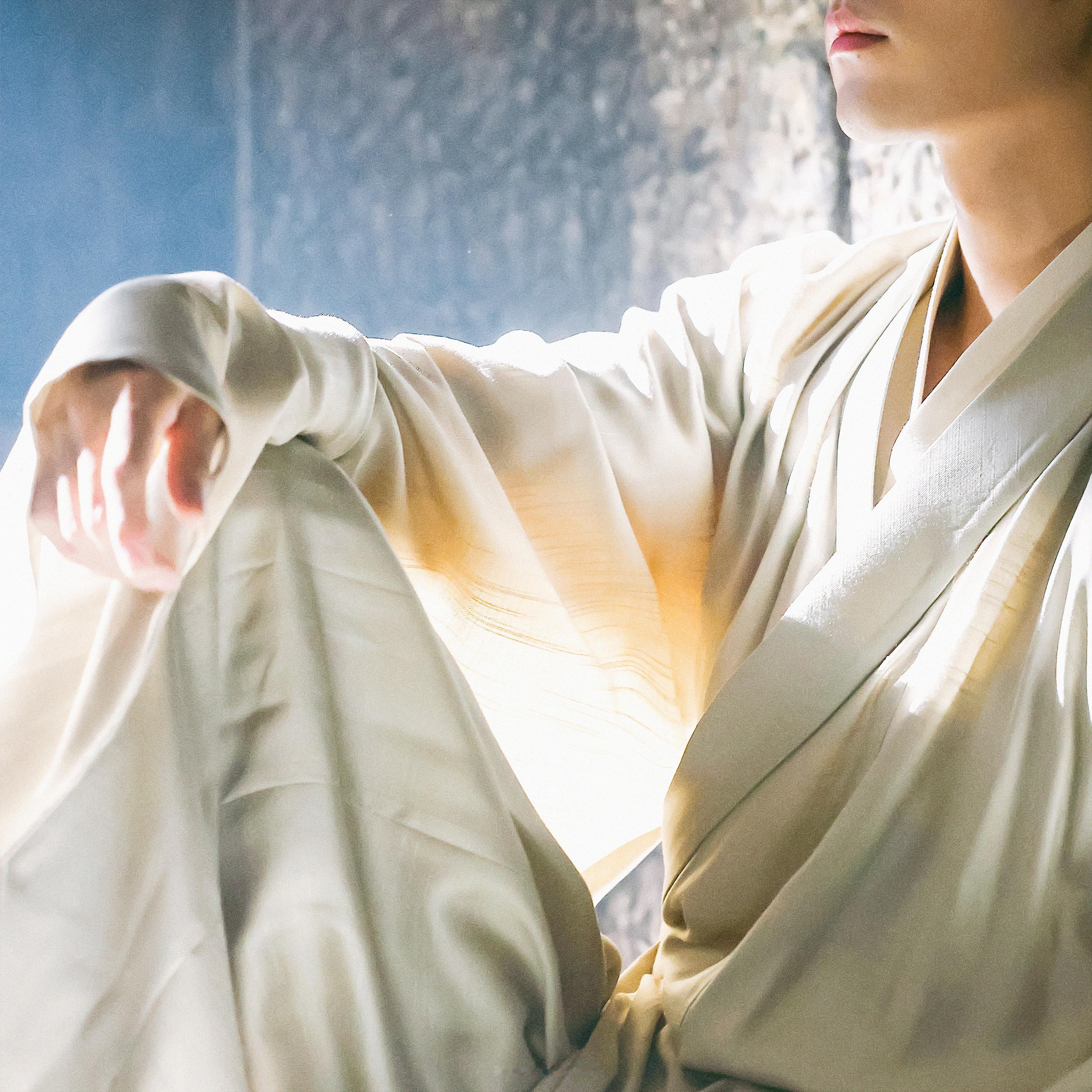 ——ʚ₁₀₀₅ɞ—— 肖战 我们的藏大人真是随时随地都可以帅到发光。期待肖战.藏
