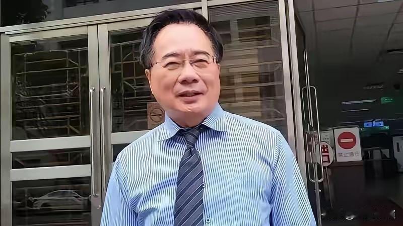 蔡正元博士昨天说，我又要批评大陆的金融部门了，如果当时听他的意见，中国现在可是赚