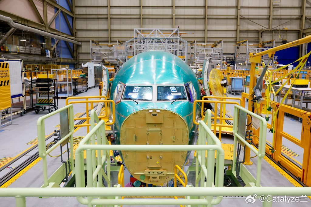 波音 737生产线正式迁至埃弗雷特工厂，这是自1970年以来最大规模的组装线转移