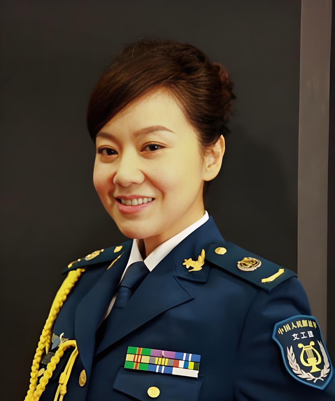 你知道吗？盘点军队文工团出身的实力派女星，个个都是“深藏不露”的高手！

· 闫