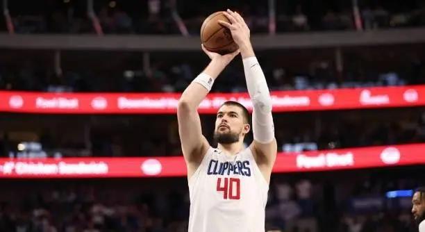 看了祖巴茨休战快船的战绩，给杨瀚森的发展指明了方向！！

本赛季的快船，烂透了。