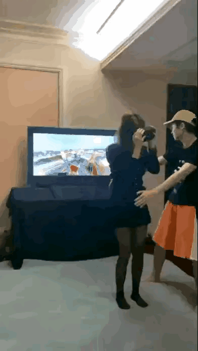 Vr的玩法，其实没啥好玩的，就是在幻觉里面而已。