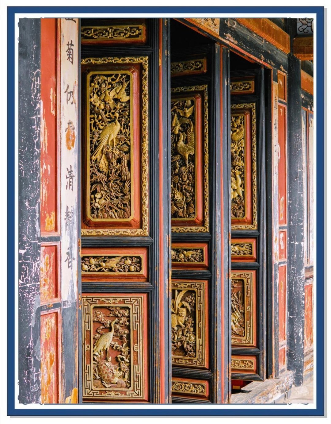 走进云南建水的朱家花园，仿若踏入百年前的时光画卷。雕梁画栋间，尽显清末民初的建筑