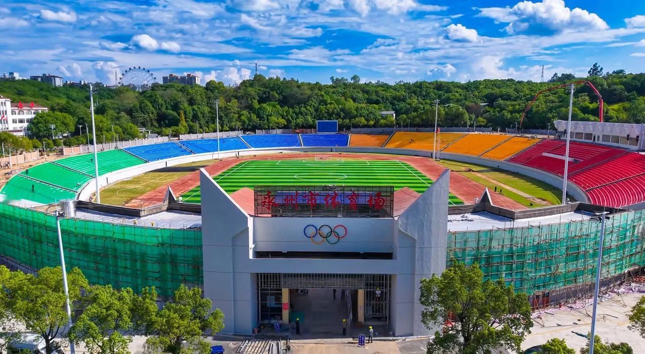 2025年度优质工程奖：永州市体育场。
颁奖词：50个日夜奋战，24小时轮班，将