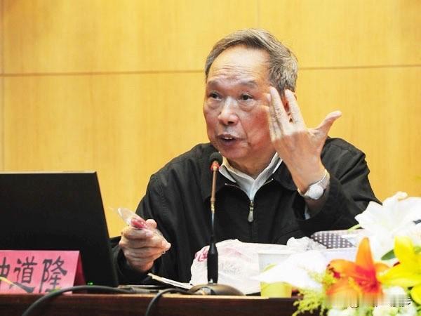 钟道隆：45岁从零起步，用坚持与方法改写英语人生

钟道隆，曾是解放军通信工程学