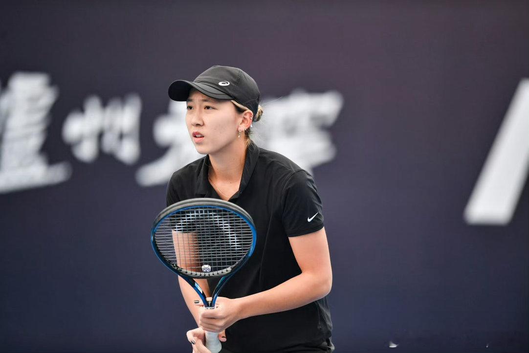 🏆🇨🇳天津W15女单决赛🇨🇳张筠涵4-6/6-2/6-1 🇨🇳朱宸
