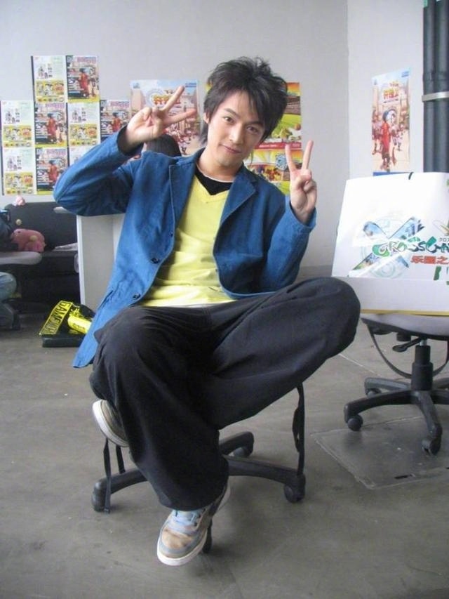 疑似胡歌初恋女友发文打破多年误解！胡歌初恋非薛佳凝，16岁北京少女晒千禧年书信，