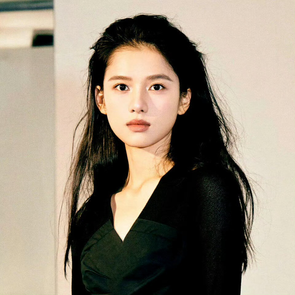 𝐒𝐇𝐀𝐑𝐄｜张婧仪｜女明星头像｜气质氛围感｜𝑾𝒆𝑪𝒉𝒂𝒕壁
