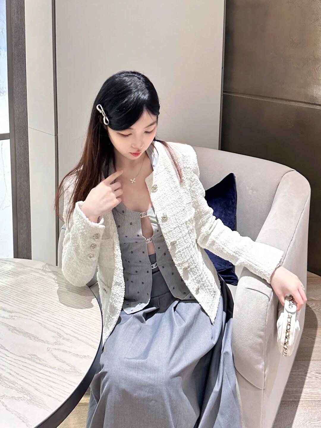 OOTD🩶新衣服要趁热穿～24P小上衣