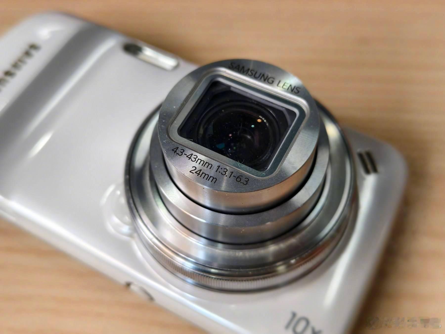 怀旧小抽屉 三星 S4 Zoom C101 伸缩镜头，10 倍光学变焦 延时自拍
