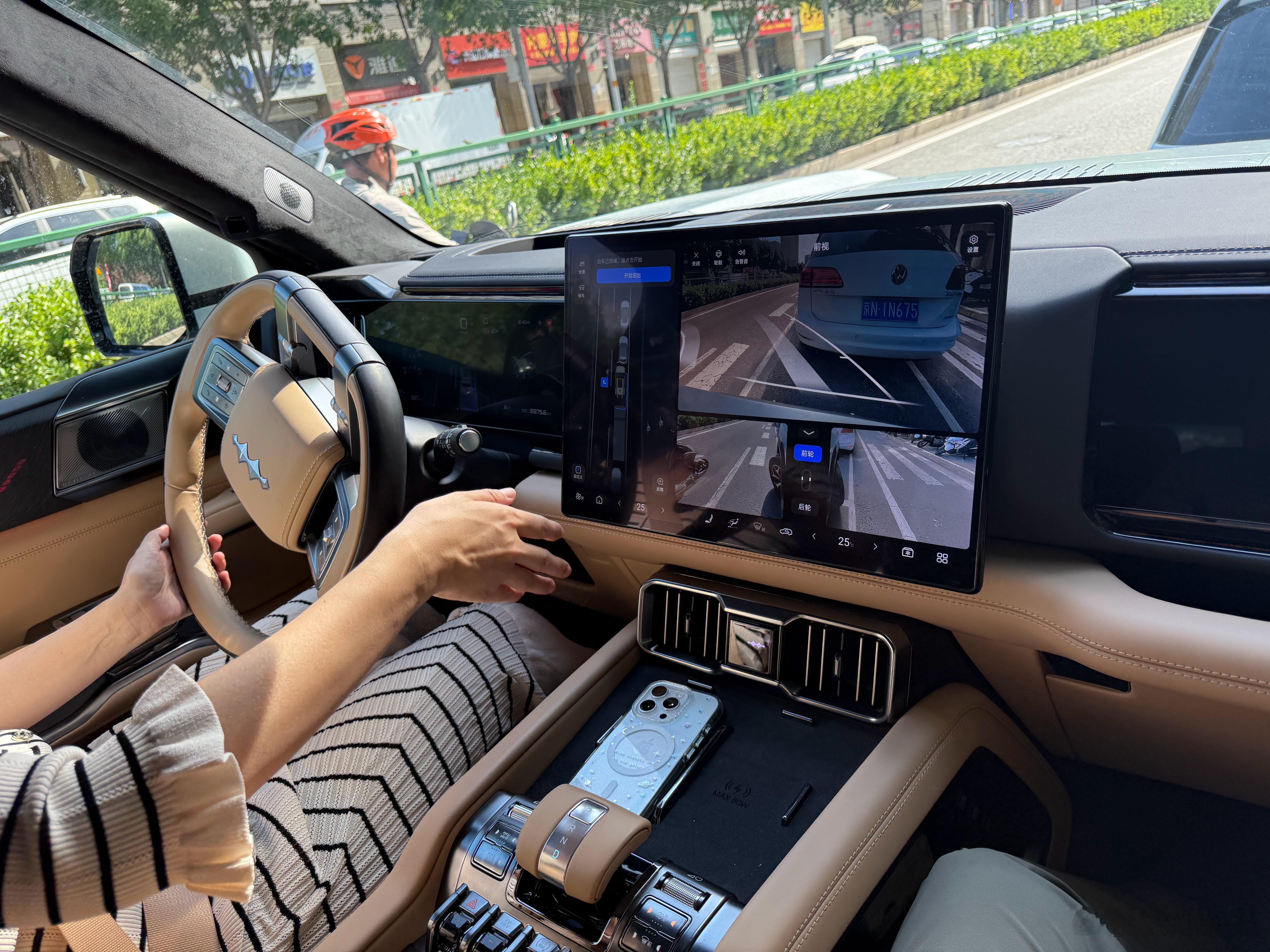 怀挡后遗症，开其他车的时候玻璃都非常干净，泊个车就能刷5次玻璃