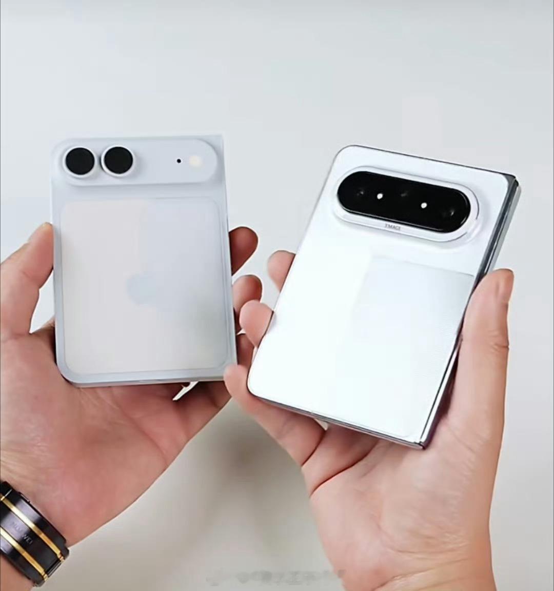 华为折叠屏对比iPhone折叠屏单凭一个外观这不好对比而且iPhone折叠屏肯定