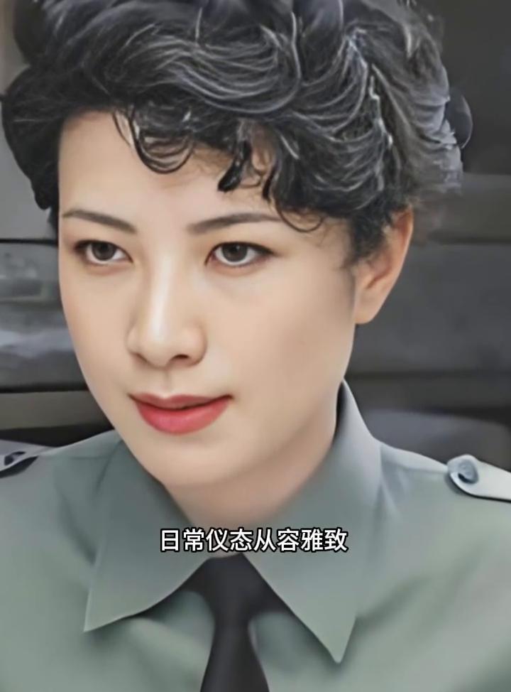 王静自带亮眼光环，日常仪态从容雅致，抛开外在皮囊，扎实的表演功底才是内核。用心揣