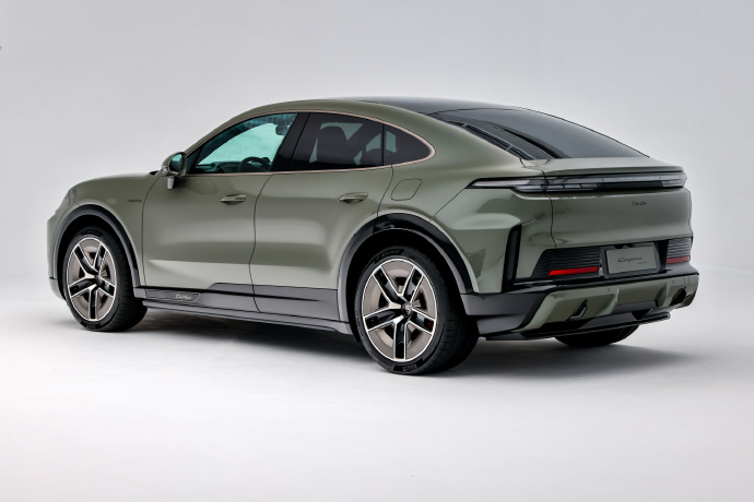 保时捷纯电动 Cayenne Turbo 与 Turbo Coupé 在 202