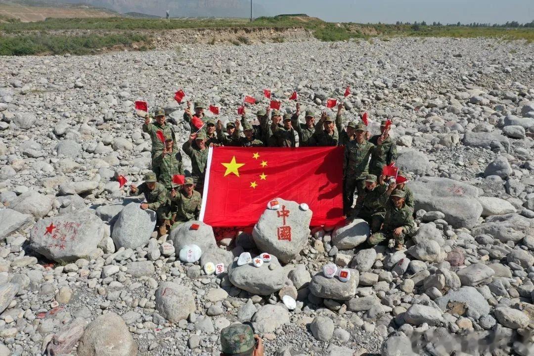 #铸剑中原[超话]##早安军营##原原说早晚安##国庆节快乐# 我爱你，中国！ 