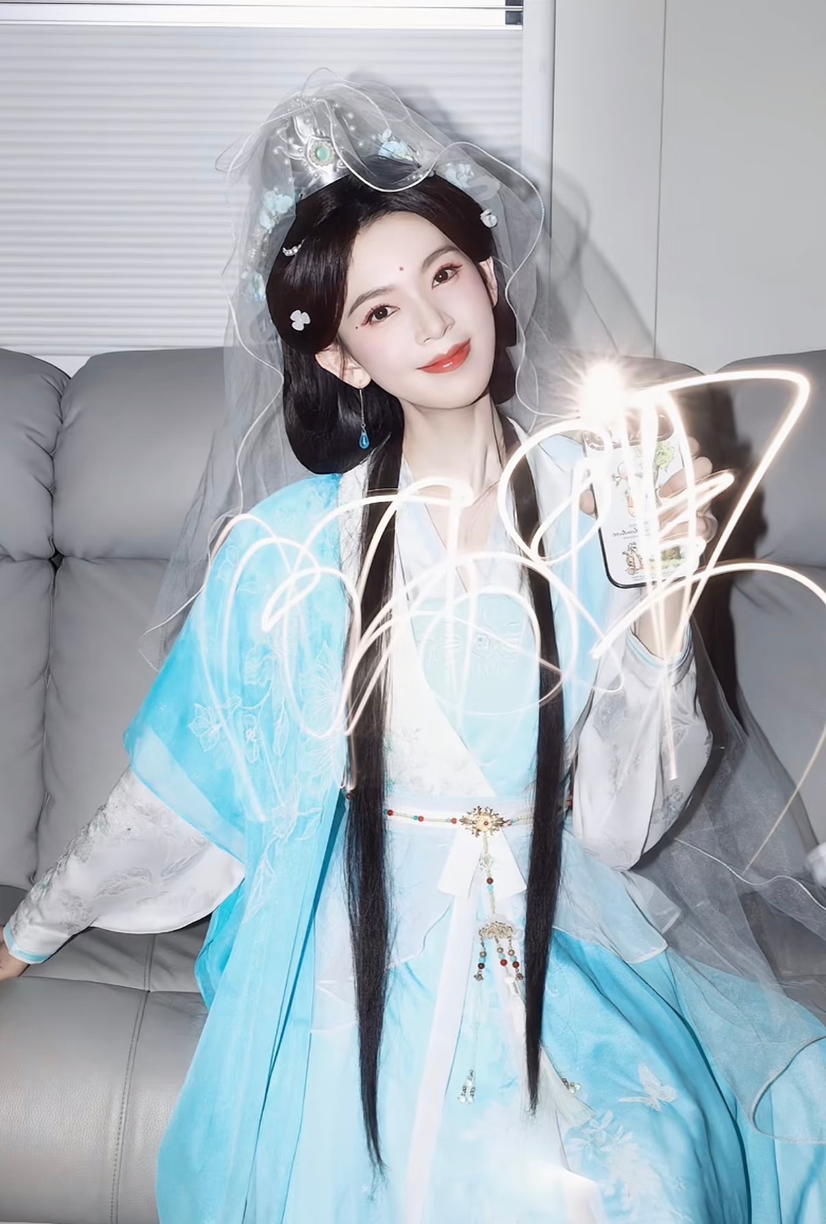 网友票选出最有氛围感的光绘镜头签：TOP9 陈星旭TOP8 李昀锐TOP7 周翊