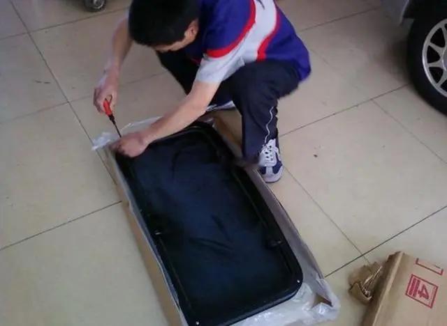 小汽车开天窗！！！当年也是个赚大钱的买卖~~~如今就~~~海阔试车超话 ​​​