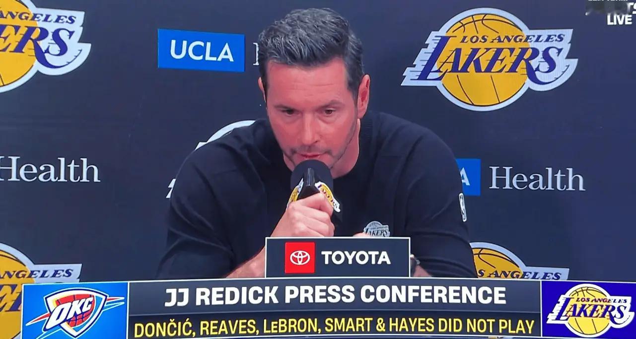 雷迪克：“我早早叫了暂停，就是因为八村垒没完成他的任务，所以把他换下了场。我们必