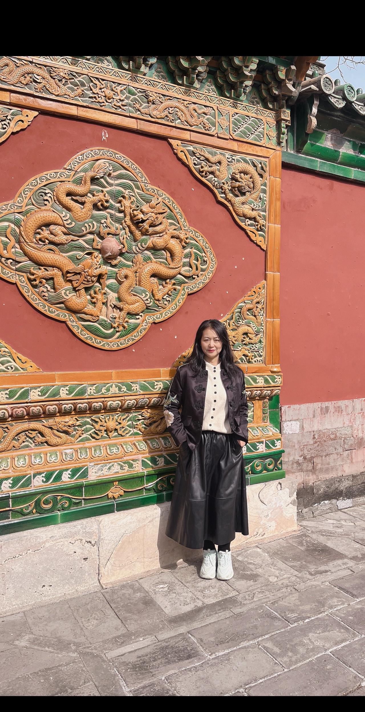 好像确实是这样，人生不可能那么完美。有些人上半生顺风顺水，开开心心，下半生多灾多