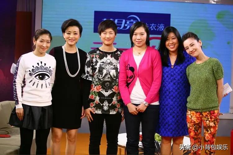 只认识董卿和丁宁，其她四位，愣是没看出来是谁？