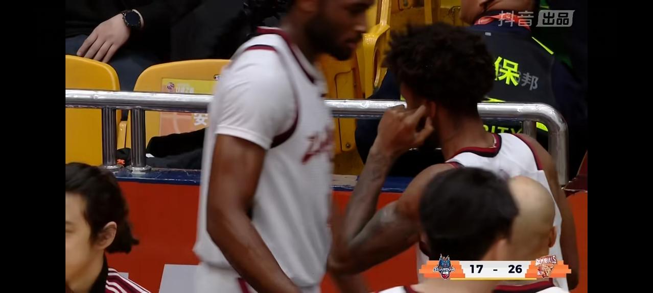 真纳了闷了，山东高速是靠什么排名第四的？山东高速主场17：26第一节落后浙江稠州