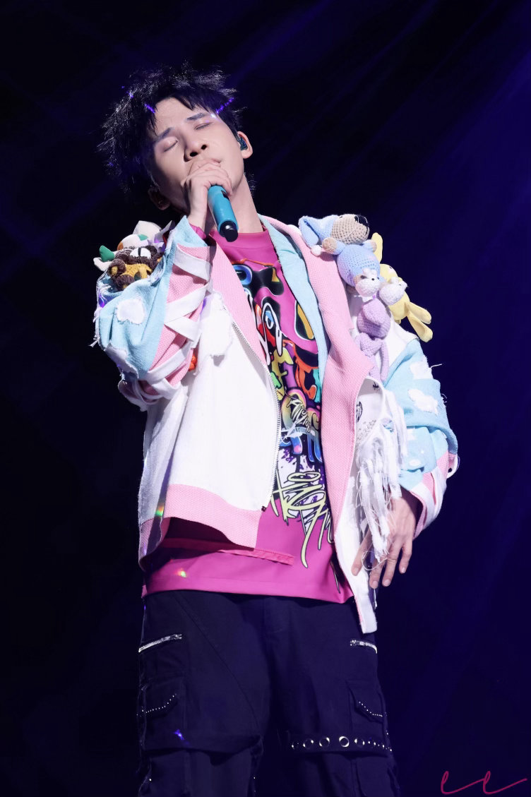 差评积极心理学积极心理学也是爱你老己 工作被否定就觉得自己不行，生活被质疑就开始