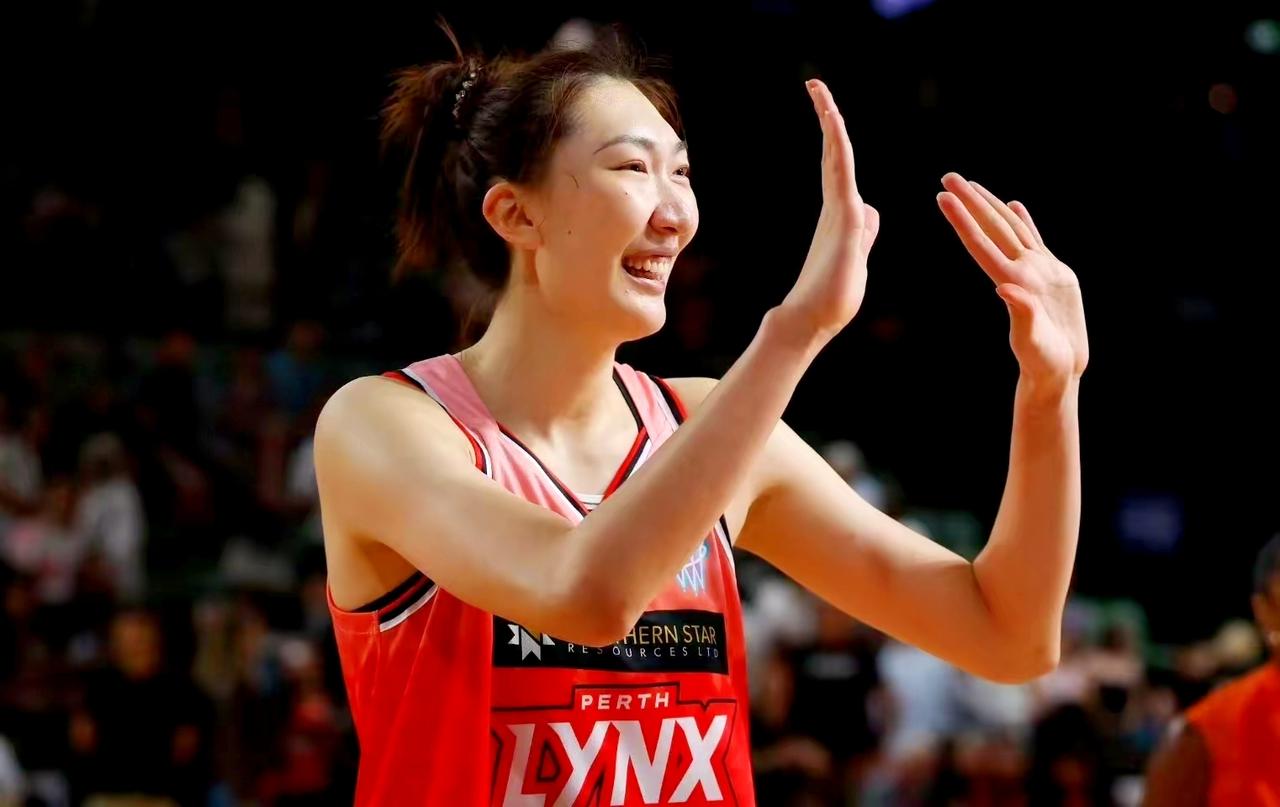 霸气四溢，韩旭爆砍28分13板率队战胜领头羊

加盟澳大利亚WNBL联赛的女篮国