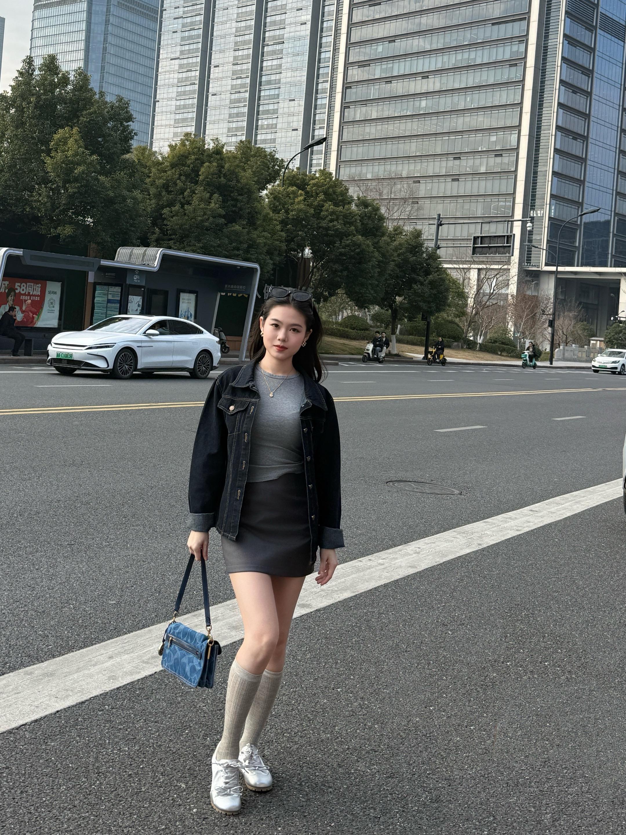 行动和感觉几乎是平行的 控制行动就能控制感觉