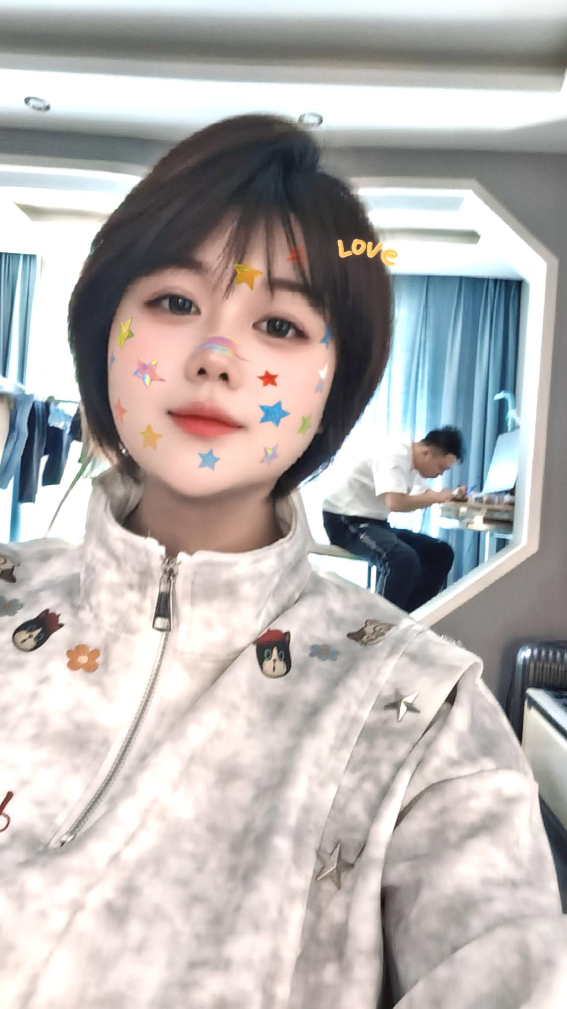 婚前底气是父母，婚后底气是身后的老爷们。