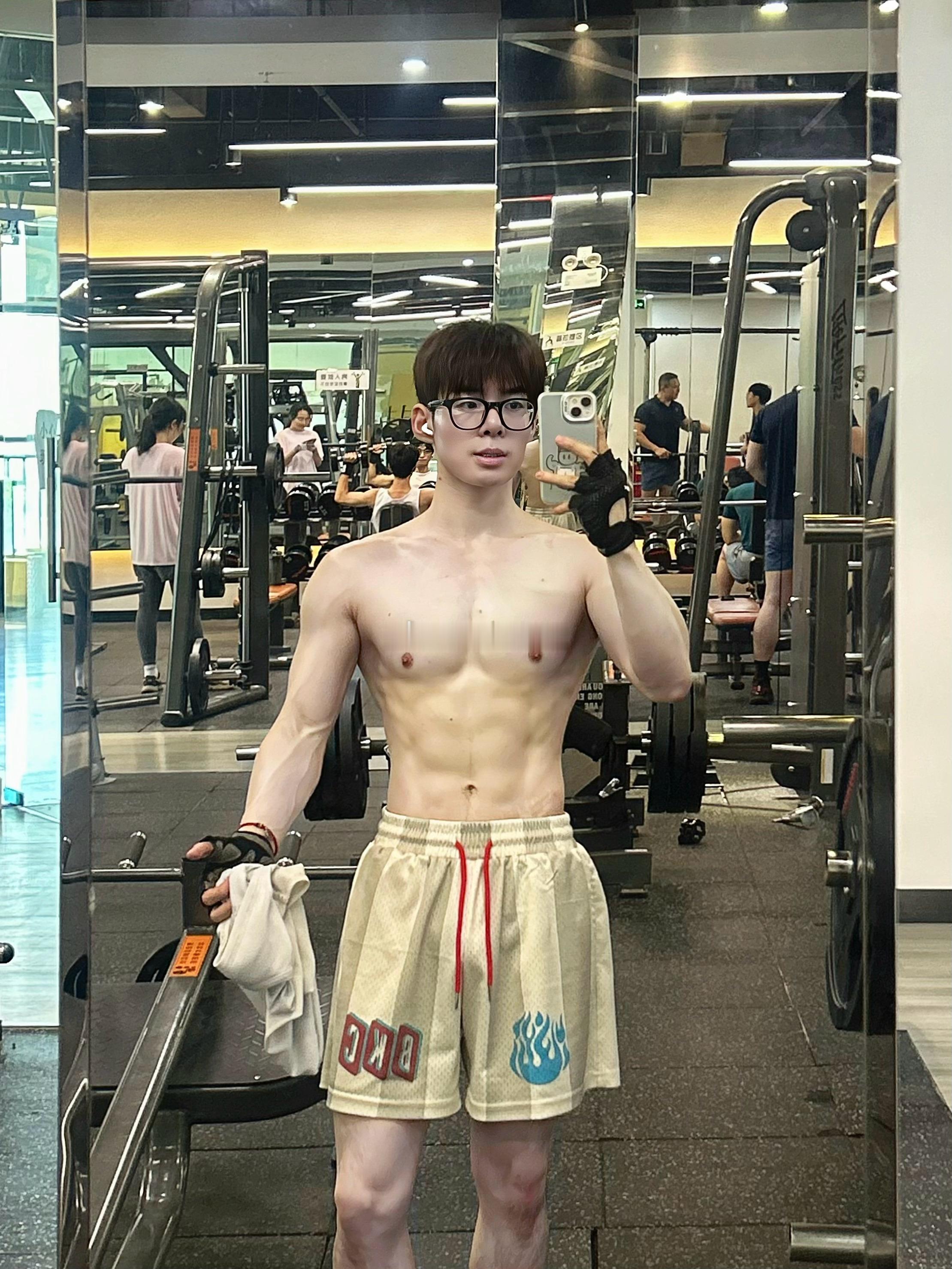 周末健身嘎嘎有劲儿 