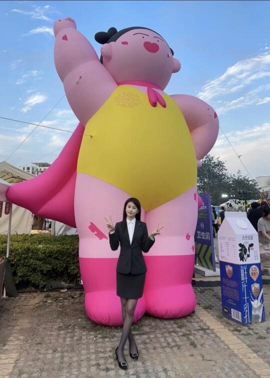 奔驰牛马逛海东东🤣