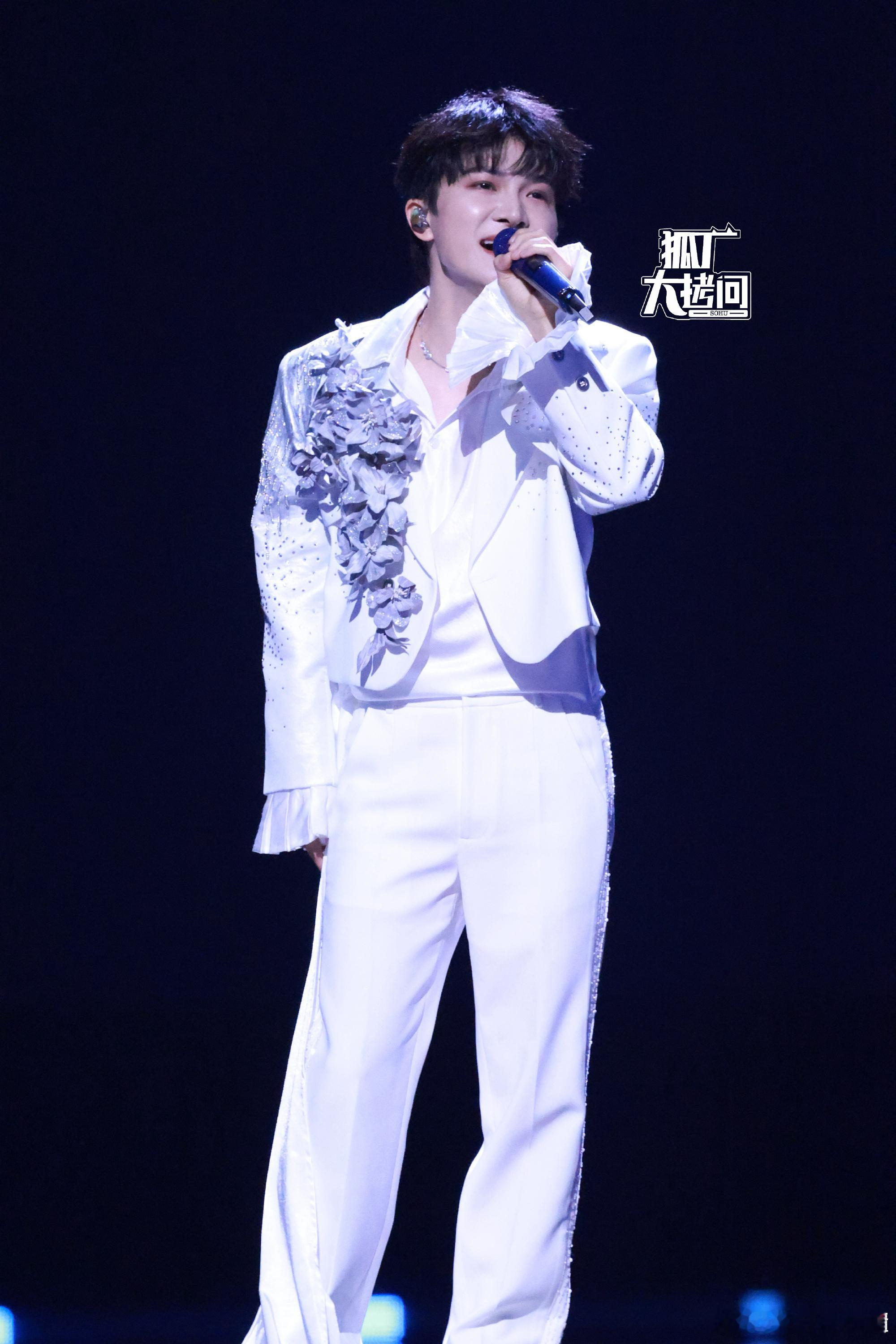 周深周深白色系小王子喜欢 