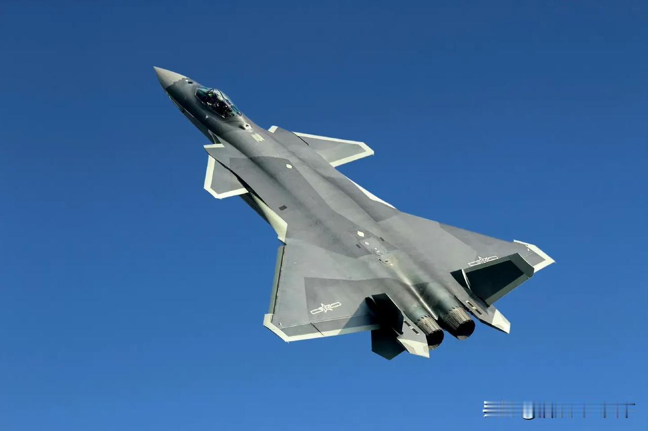 印度这次着实震惊了！我解放军空军7架歼20战机日前进驻西藏日喀则和平机场，距中印