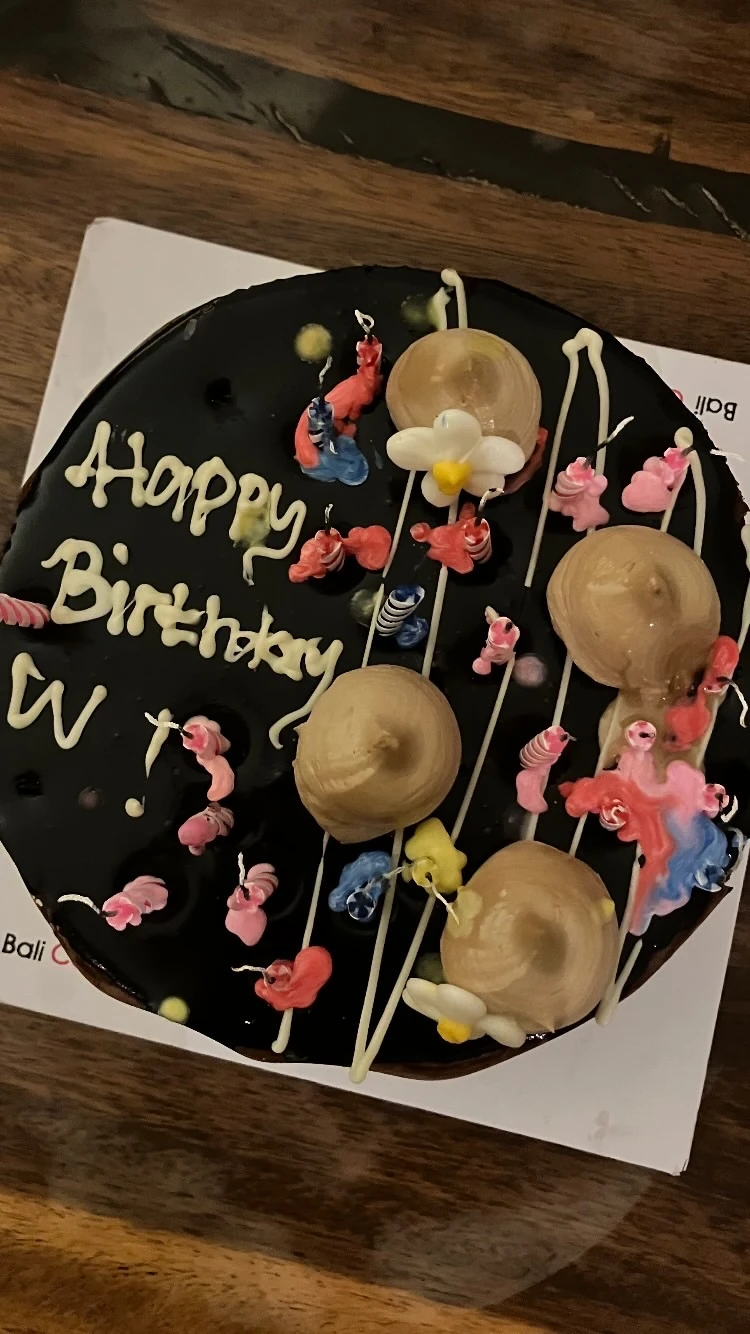 文淇更新ins快拍🎂🌊🌄
