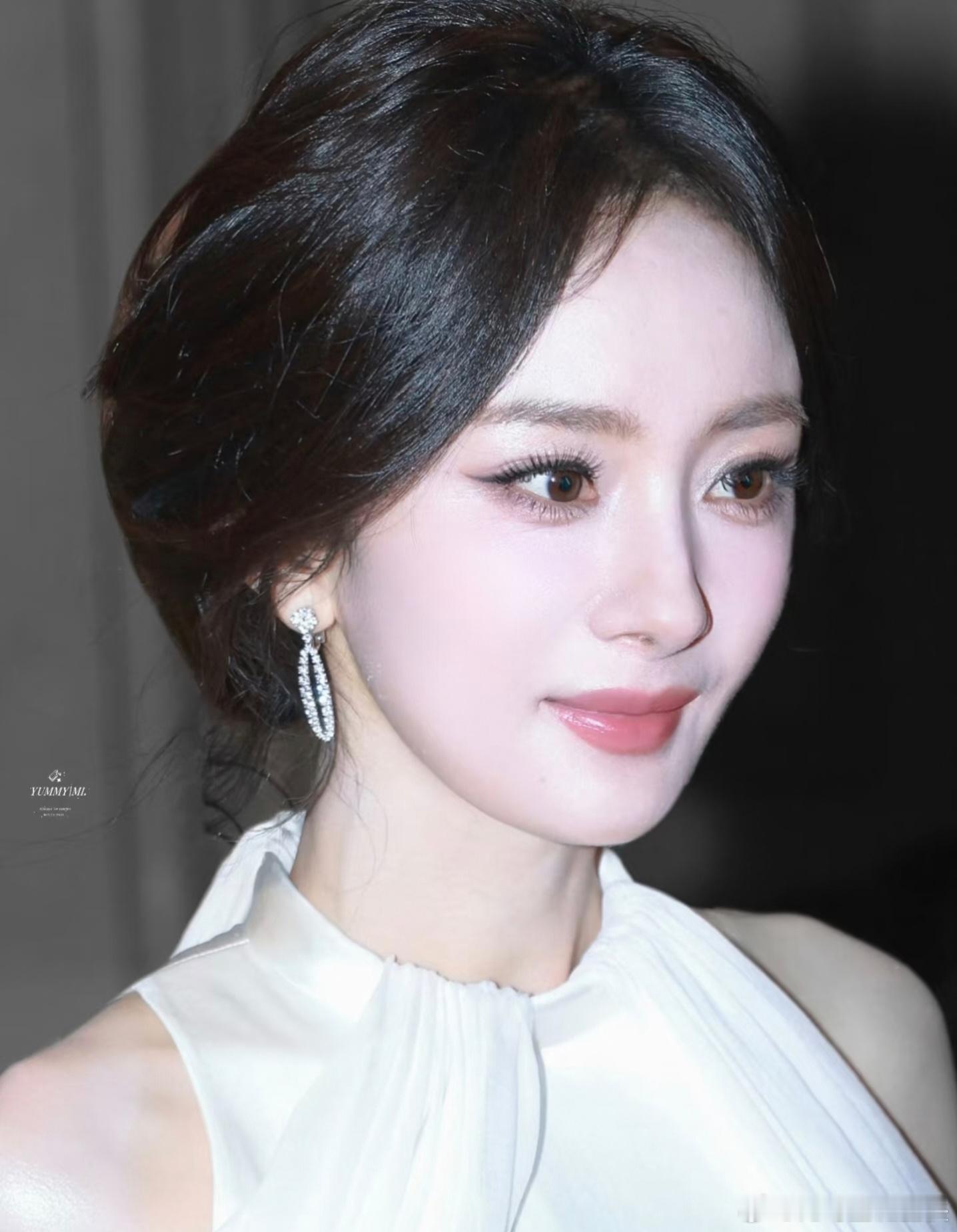 超喜欢的三张图，那个夕瑶看着杨幂继续闪耀，《生万物》值得，她好棒! ! ! 