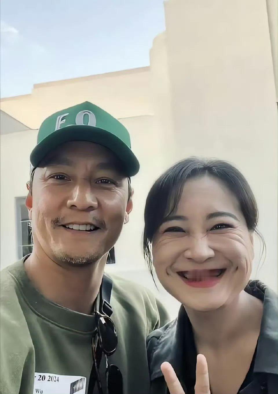 贾玲这边好大方直接生图哈哈哈 ​ ​​​