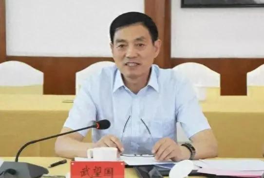 同煤集团武望国被开除党籍并移送起诉了

他可真是几手抓啊！

一方面为别人职务调