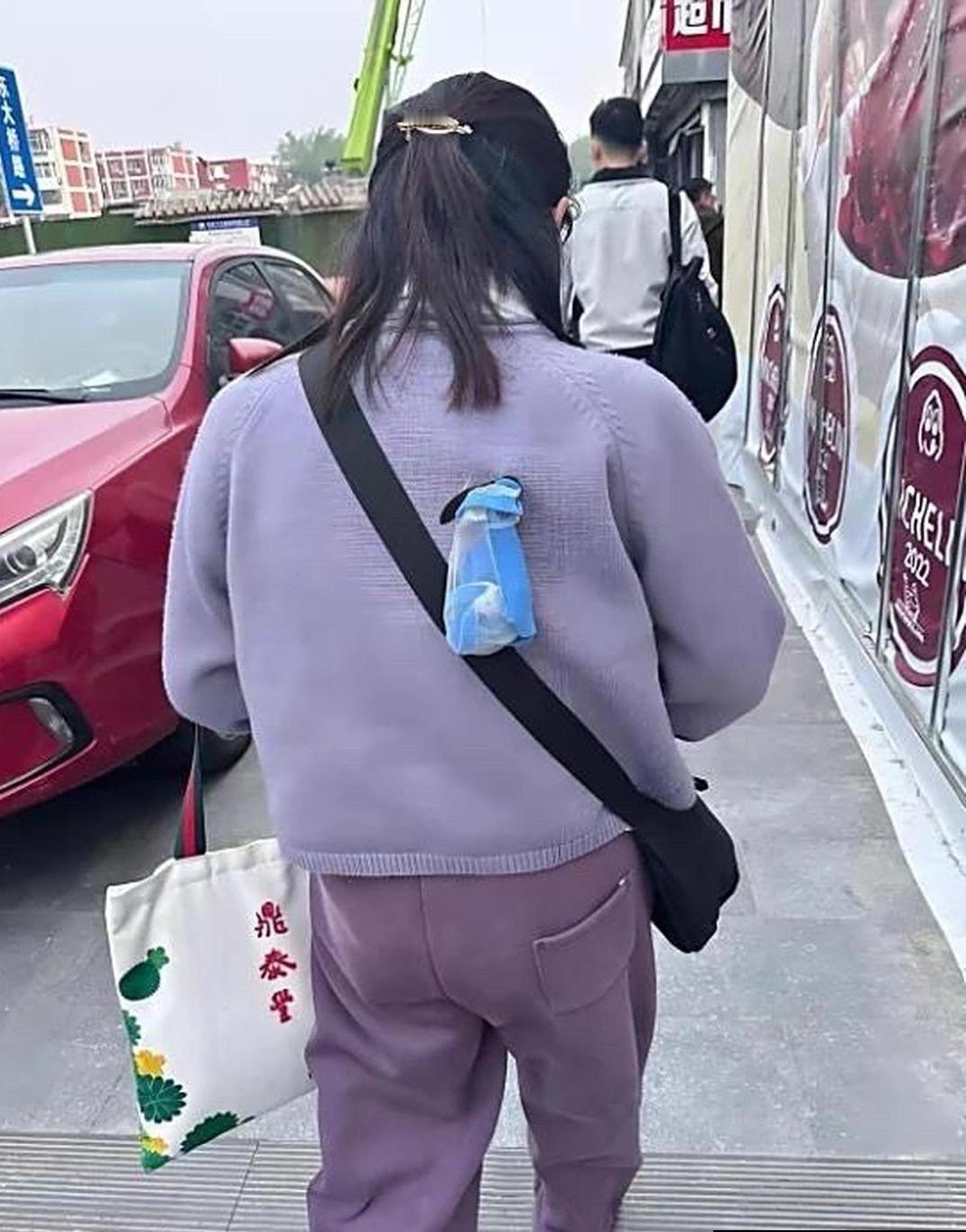 这是粘的啥东西