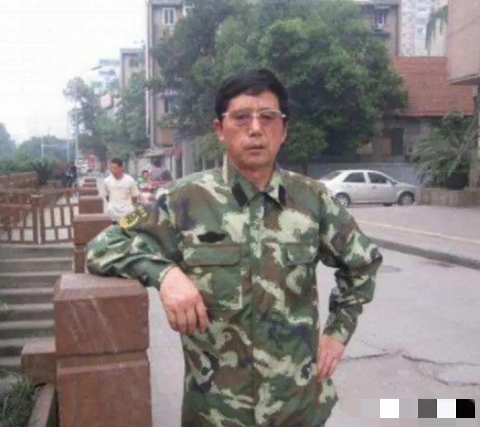 2008年，山东一男子背着家人把60万存款全部卷走，从此杳无音讯，当妻女得知后，