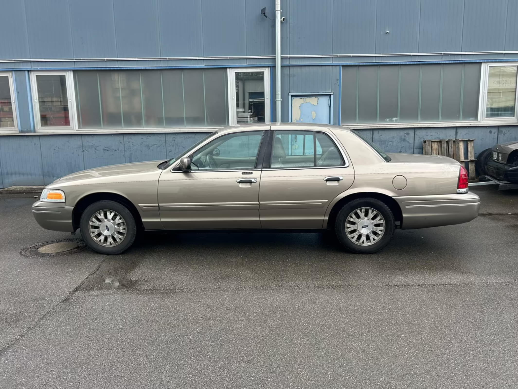 好车分享 Ford Crown Victoria，可以放进博物馆的一款车 