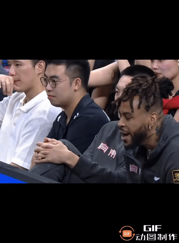 广东男篮昨日主场以128-88大胜同曦男篮，以压倒性的表现赢得了酣畅淋漓的胜利。