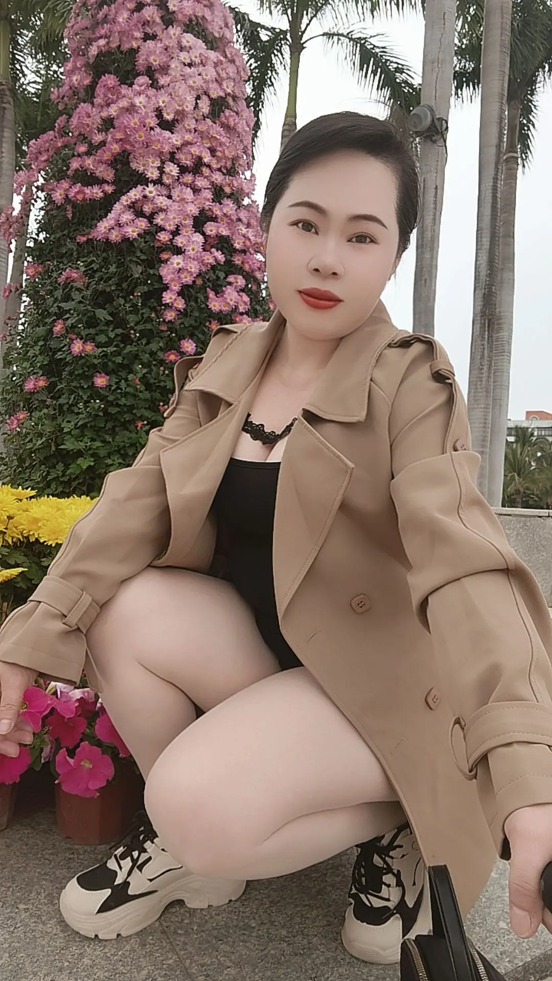 深爱之人藏心不挂嘴，久念之人在梦不在现。离别你只叹奈何！愿当初我的梦常有！